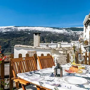 La Casa De Paca Сasa de vacaciones Capileira